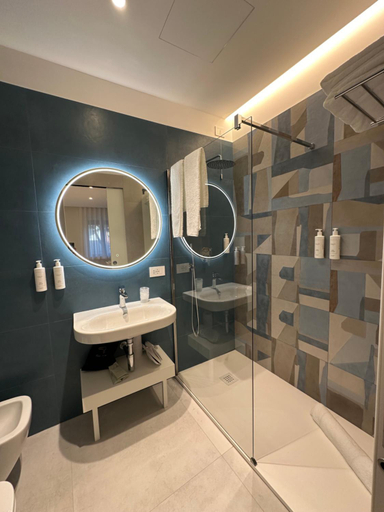 Bathroom 2, Le Ciulla Luxury B&B, Pescara