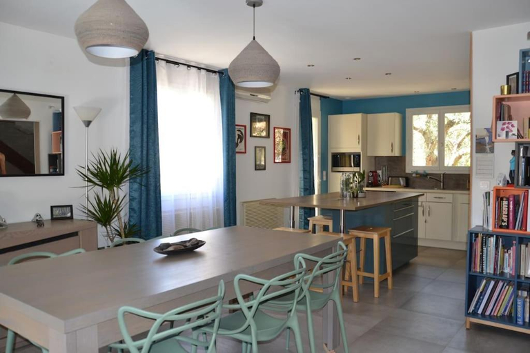 4, Jolie Villa, Piscine, 10min centre ville, WIFI, Hérault