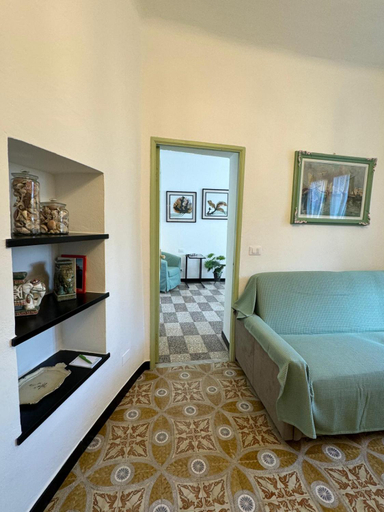 La Casa del Pastenello, La Spezia