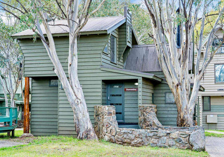 Exterior 3