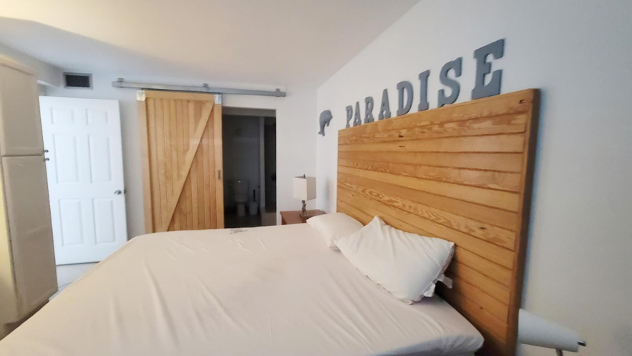 Bedroom 3, The Summit 302, Bay