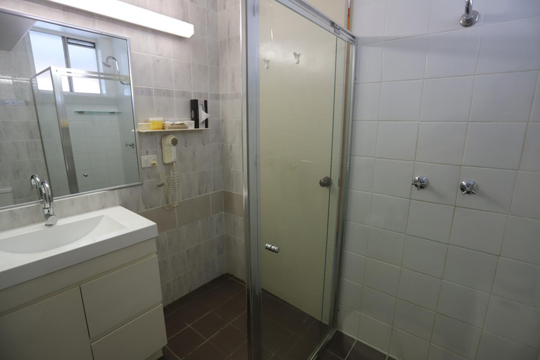 Bathroom 12