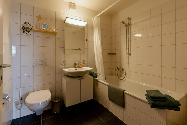 Bedroom 3, Eigene Wohnung im Stadtzentrum mit wunderschoner Dachterrasse, Biel