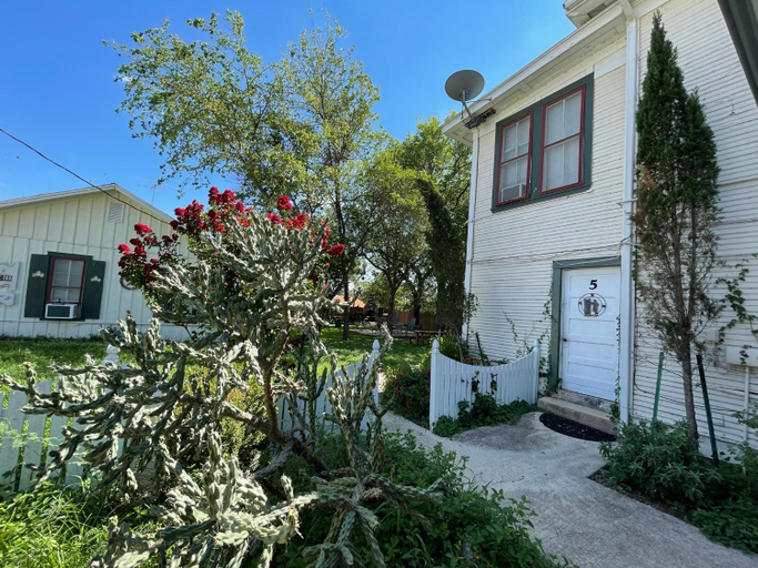 Others 2, Carriage Inn - Tarpley Suite 5, Bandera