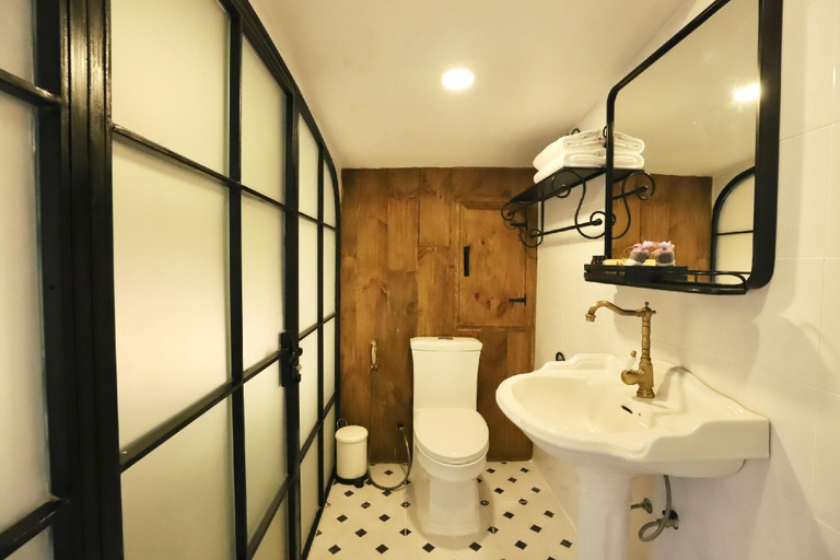 Bathroom 15