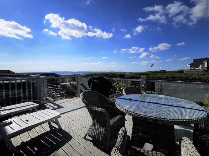 Others 4, Sea View 3 bedroom seaside property, West Sussex