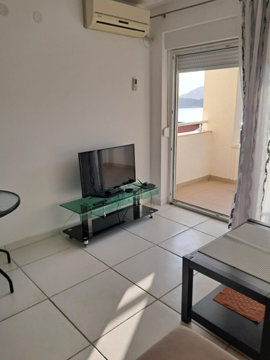 Others 3, Apartman Verica