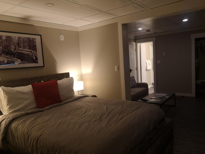 Others 4, The Cache Hotel and Lodgings, Columbia-Shuswap