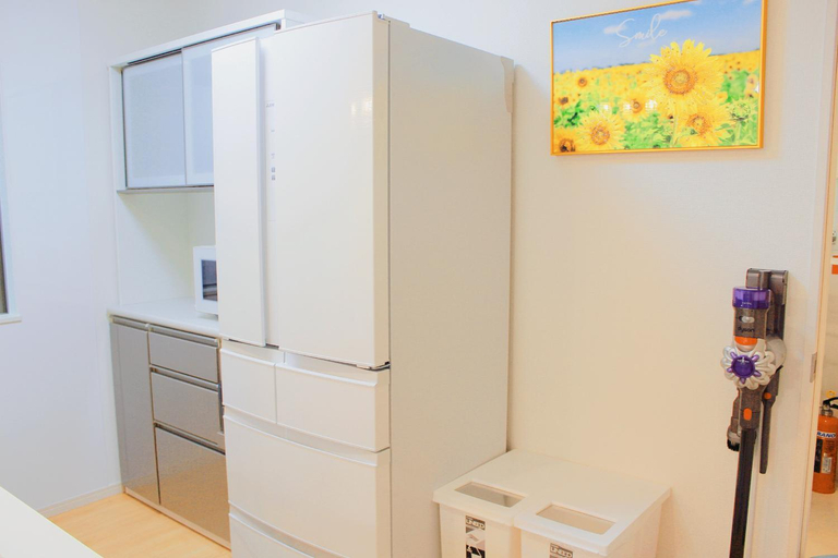 Others 5, 吉屋, Adachi