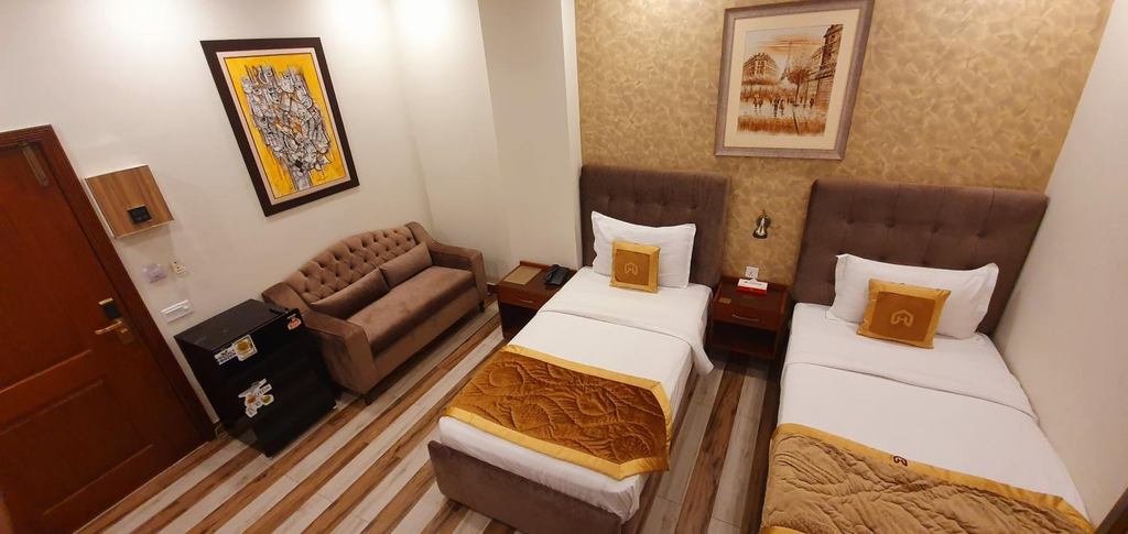 3, Hayyat Luxury Hotel, Lahore