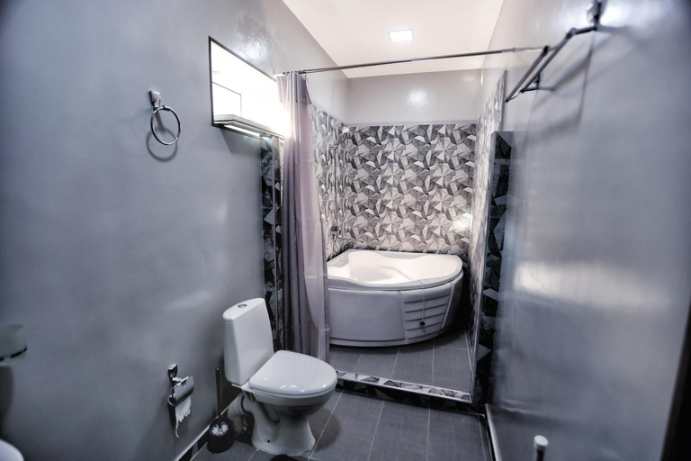 Bathroom 2, Eagle Rock Nature Lodge, Ohangaron