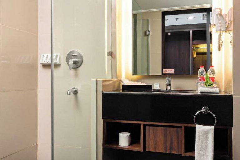 Bathroom 10