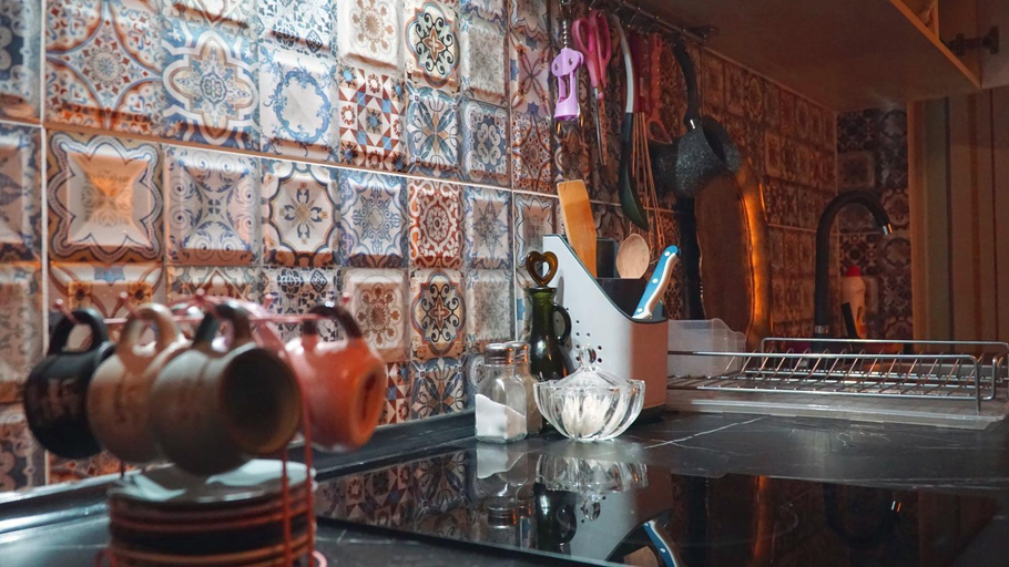 Food & Drinks 4, Ali Pasha Apartment, Beyoğlu