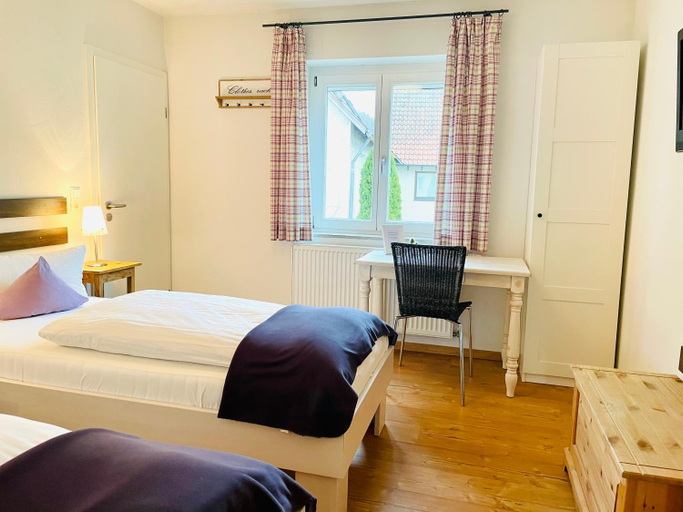 Bedroom 4, Landgasthof Kaiser, Tübingen