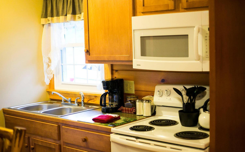 Others 4, Blessing Lodge by Amish Country Lodging, Holmes