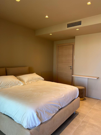 Others 2, golden suites 2, Bari