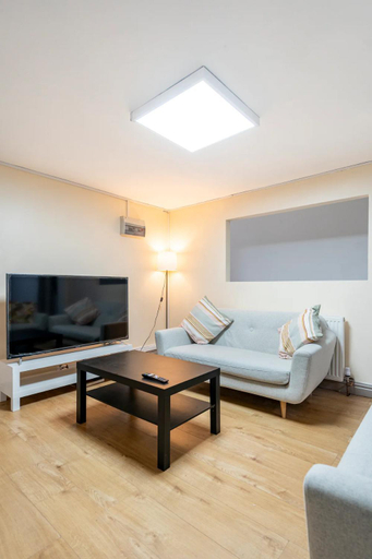 Others 3, Double Bed Room in Flat near Birmingham City Centre, Birmingham