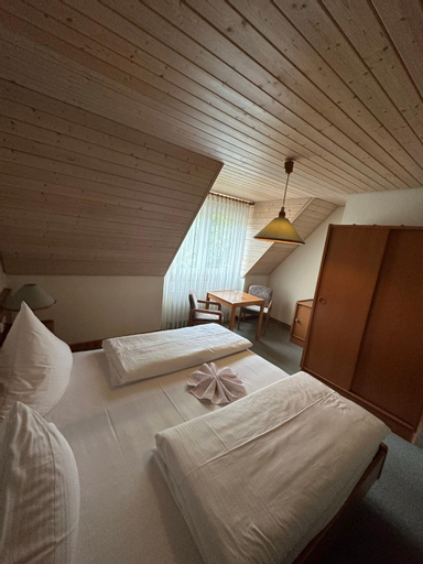 Bedroom 16