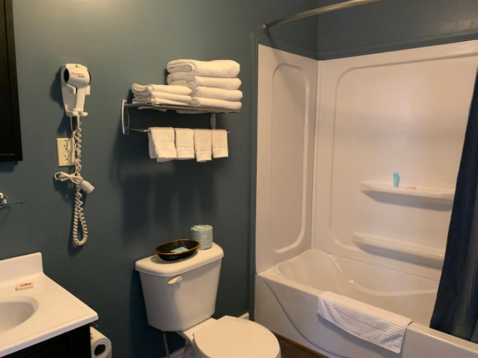 Bathroom 3, Legges Motel & Restaurant, Division No. 1