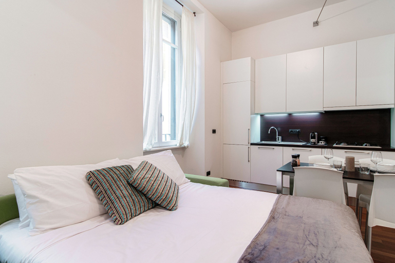 Bedroom 4, All in One, Como
