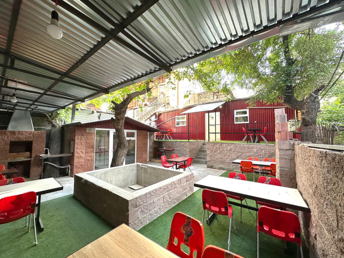 Food & Drinks, Apartments on Buzand street, Yerevan