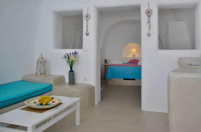 Bedroom 2, Thirea Studios, South Aegean
