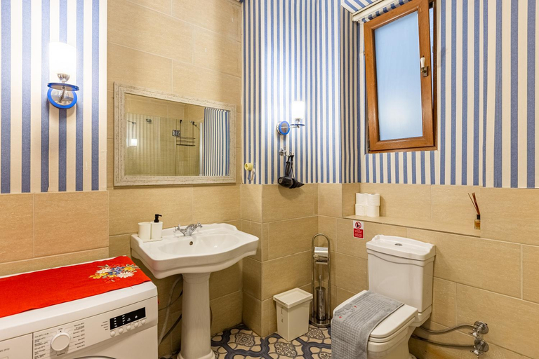 Bathroom 3, Ali Pasha Apartment, Beyoğlu