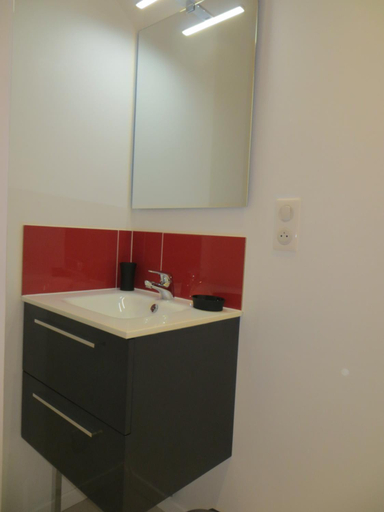 Bathroom 3, Domaine de Christin Studios-Hotel, Gard