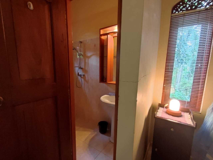 Bathroom 3, Swarnapaya résidence, Bentota