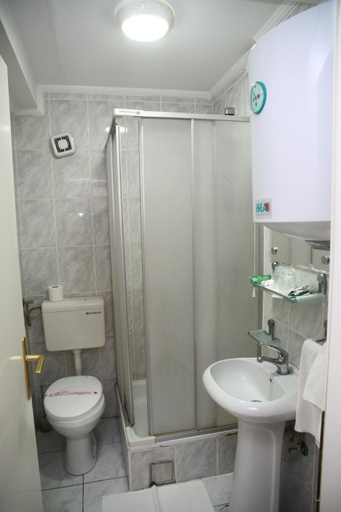 Bathroom 3, Garni Hotel PBG, Subotica