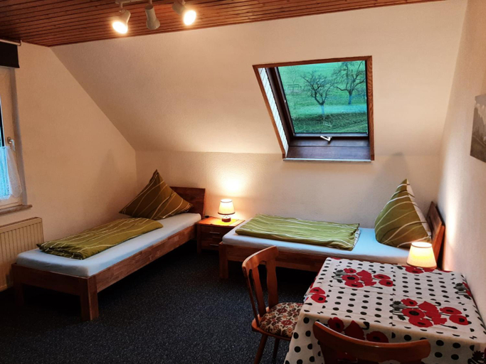 Bedroom 2, Gastezimmer Lohrbacher Tal, Bergstraße