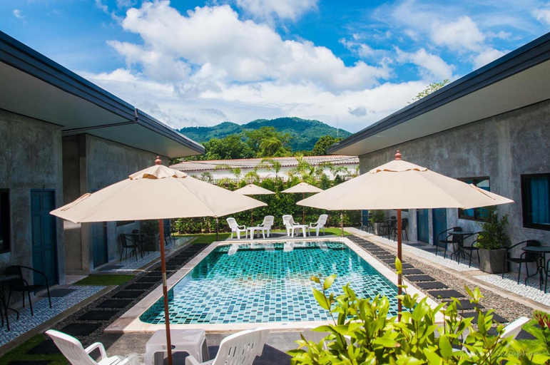 Swimming Pool 10