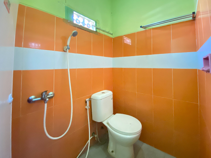 Bathroom 3, Rumah Singgah Anggrek Syariah RedPartner, Probolinggo