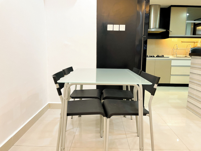 Dining Room 4
