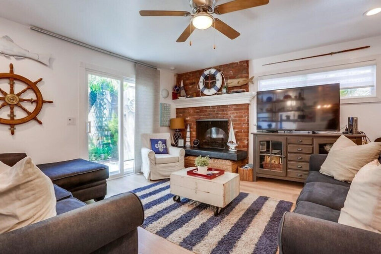 Others 4, Rockaway Cottage, San Diego