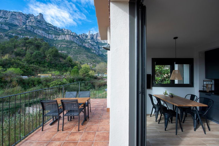 Others 4, Apartaments Agulles de Montserrat, Barcelona