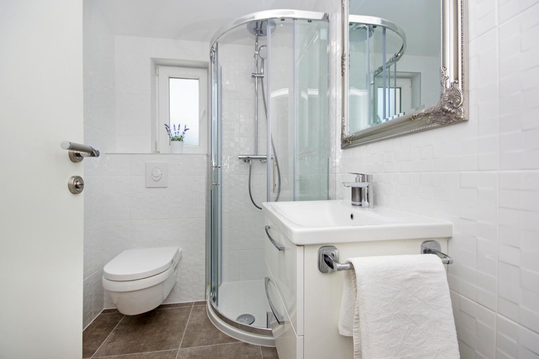 Bathroom 2, Villa Iva private pool, Kaštela