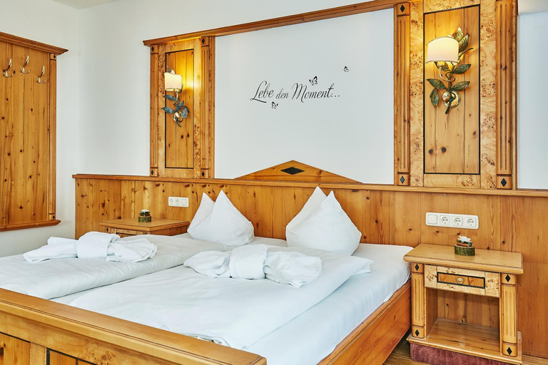 Bedroom 3, Klosterwirt Hoglworth, Berchtesgadener Land