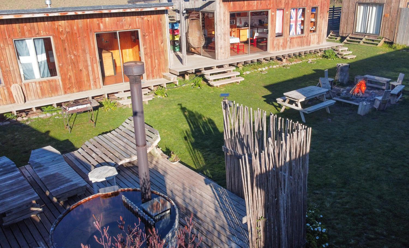 Others 5, Surf and Stay Chile, Cardenal Caro