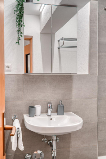 Bedroom 4, Ferienwohnung Nusslberg, Rosenheim