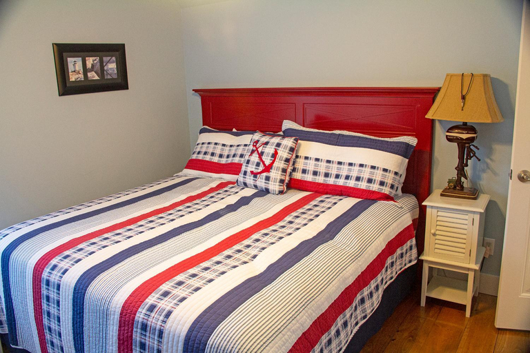 Bedroom 3, Stormy Point Village, Stone