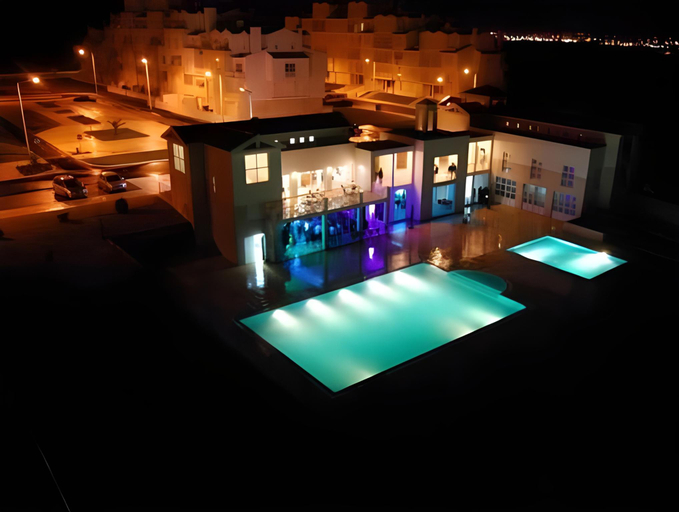 Others 4, Shark's Lodge, Peniche
