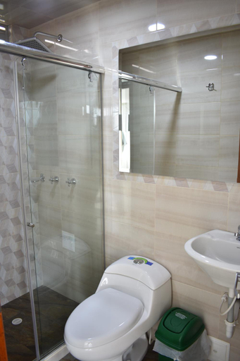 Bathroom 5, La Puerta Rota, Zipaquirá