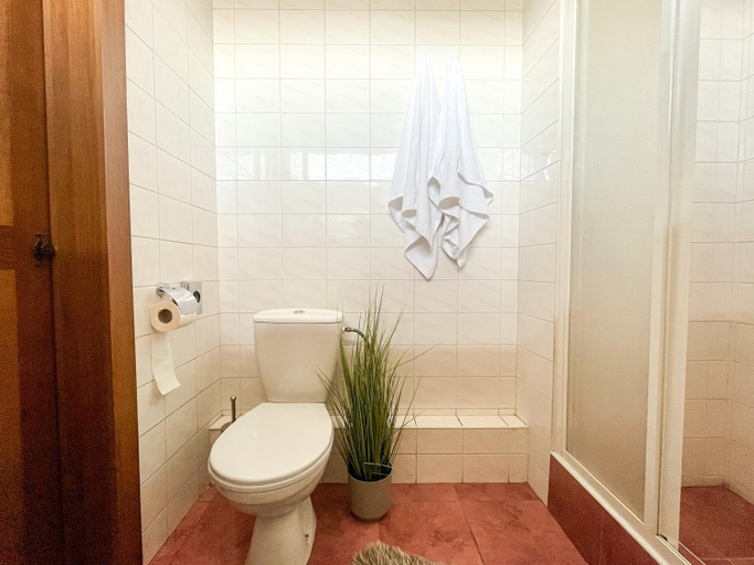 Bathroom 4, La Pera BOJNICE, Prievidza