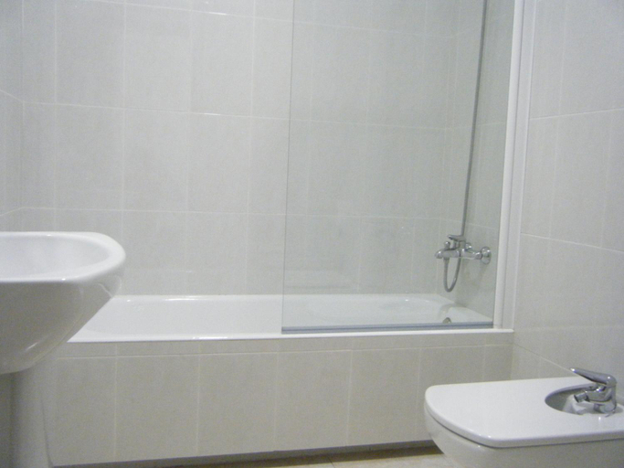 Bathroom 3, Apartamentos Salceda, Cantabria