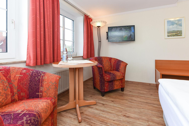 Bedroom 3, Hotel Garni Benser Watt, Wittmund