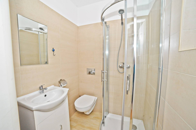 Bathroom, Secret Garden by Grand Apartments, Sopot