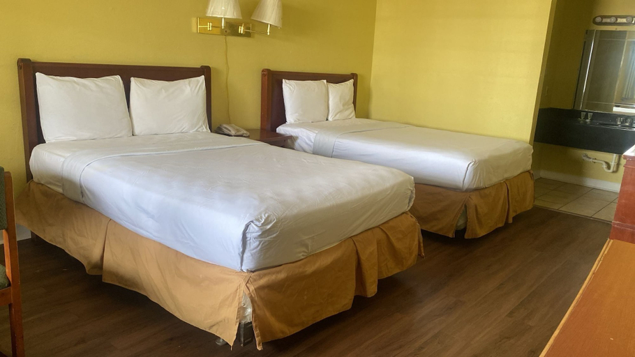 Bedroom 5, Evergreen Plaza Inn, Jefferson