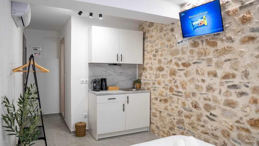 Others 3, 1900 Apartments Ioannina, Epirus
