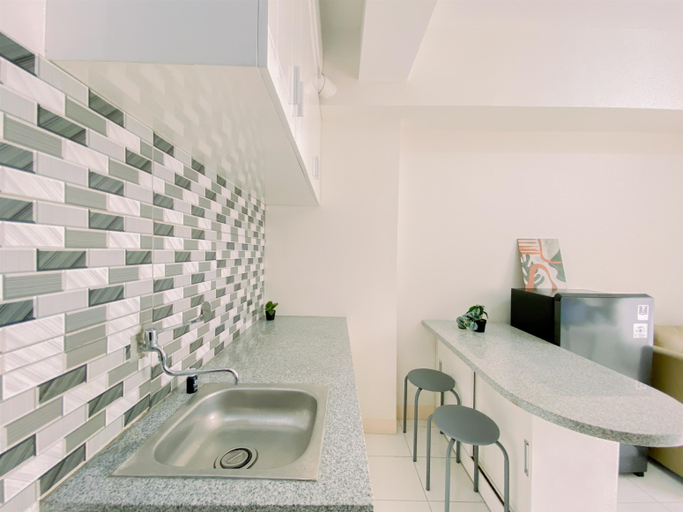 Bathroom 4, Modern 2BR Apartment at Podomoro Golf View By Travelio, Bogor